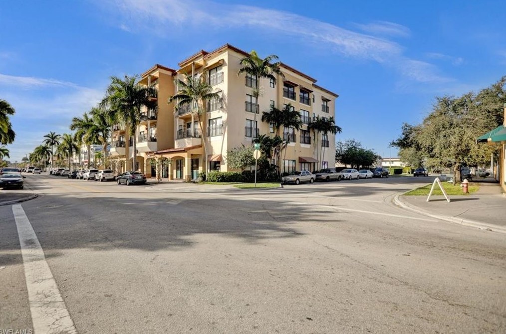 650 Palm Ave, Hialeah, FL 33010
