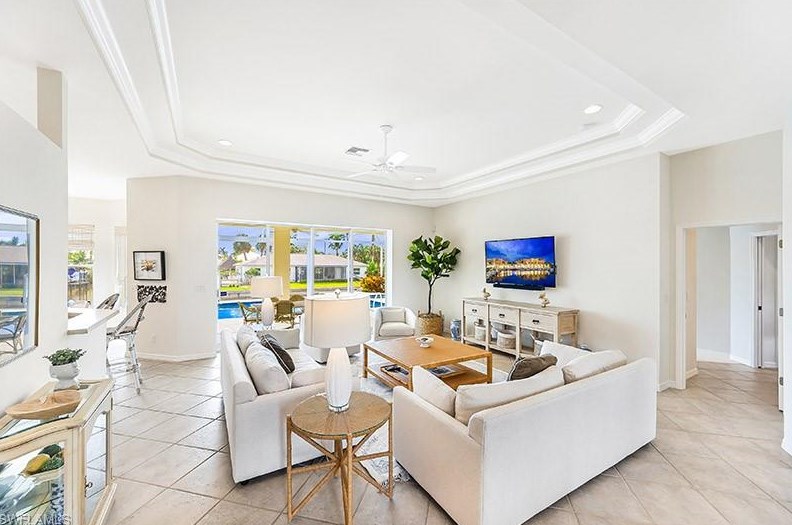 1528 Jewel Box Ave, Naples, FL 34102