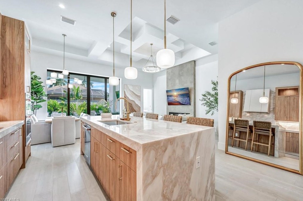 681 93 Ave, Naples FL 34108-2438 exterior