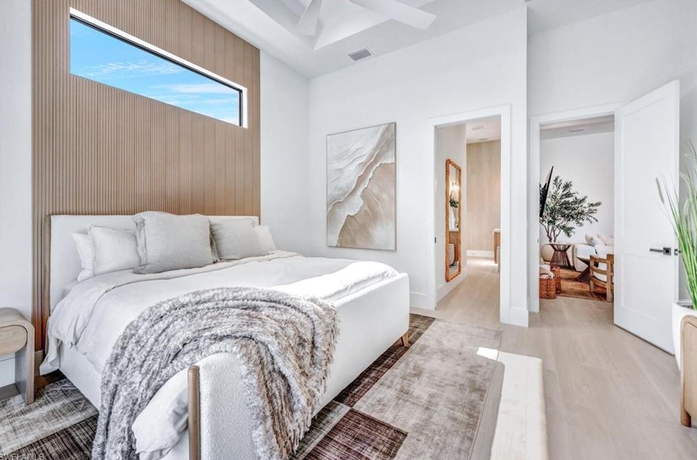 681 93 Ave, Naples FL 34108-2438 exterior