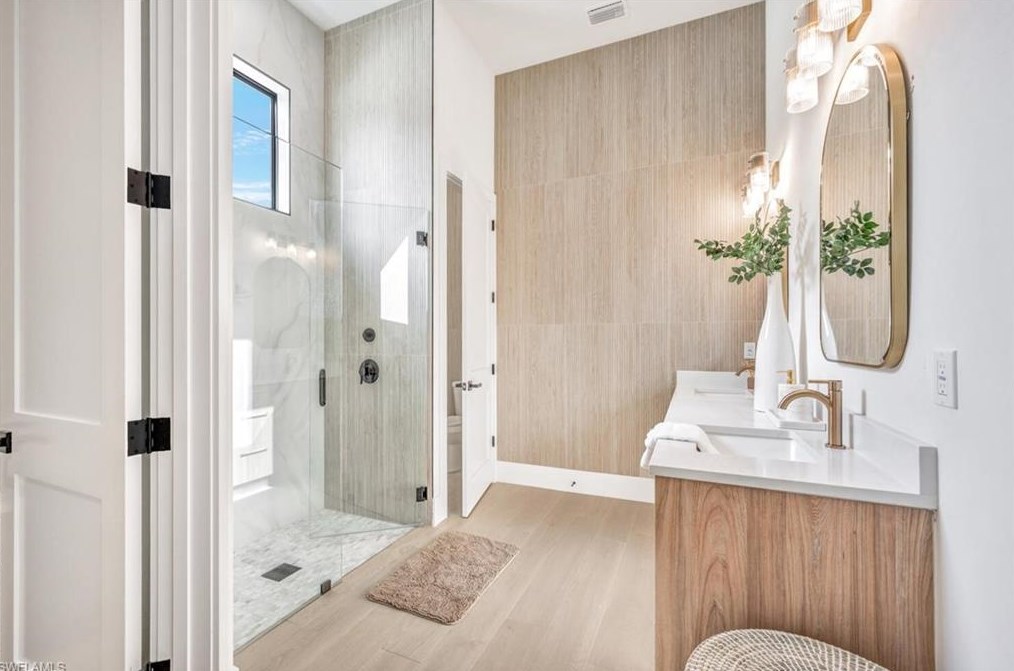 681 93 Ave, Naples FL 34108-2438 exterior