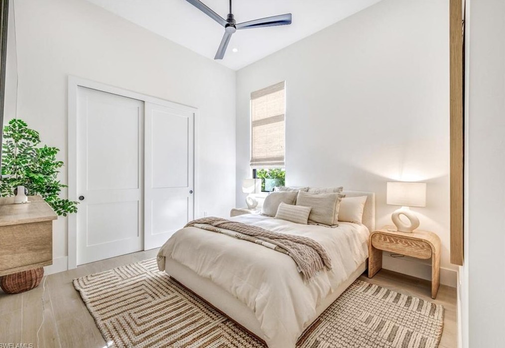 681 93 Ave, Naples FL 34108-2438 exterior