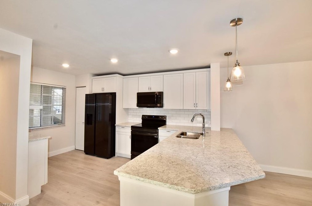 7707 Jewel Ln #104, Naples, FL 34109