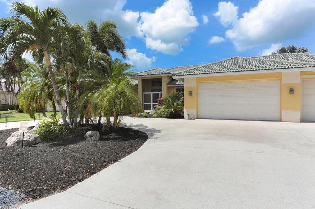 28416 Del Lago Way, Bonita Springs, FL 34135