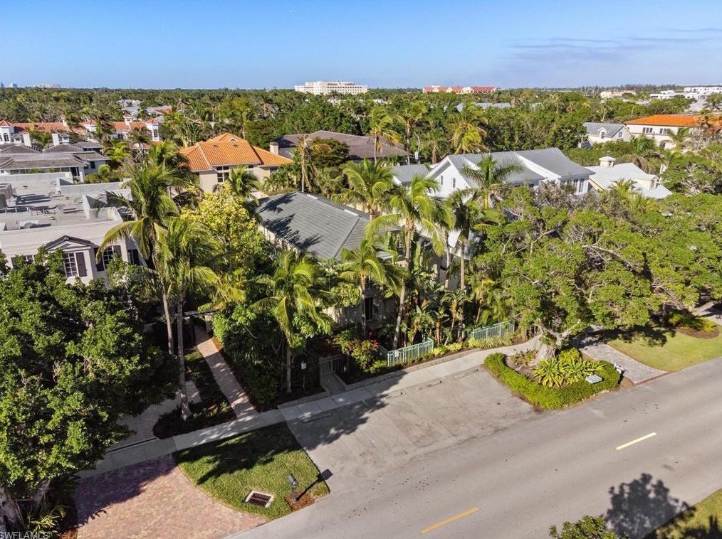 445 3rd Ave, Naples FL 34102-6312 exterior