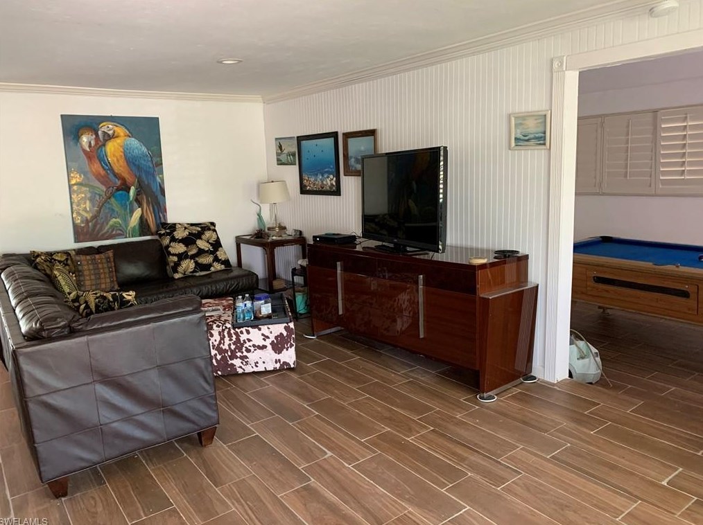 1175 Sandpiper St, Naples, FL 34102