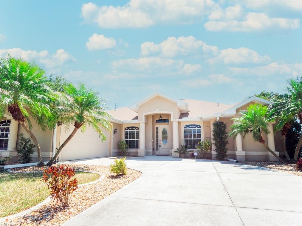 318 18th Ter, Cape Coral, FL