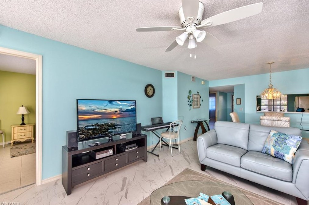 7736 Jewel Ln #w-102, Naples, FL 34109