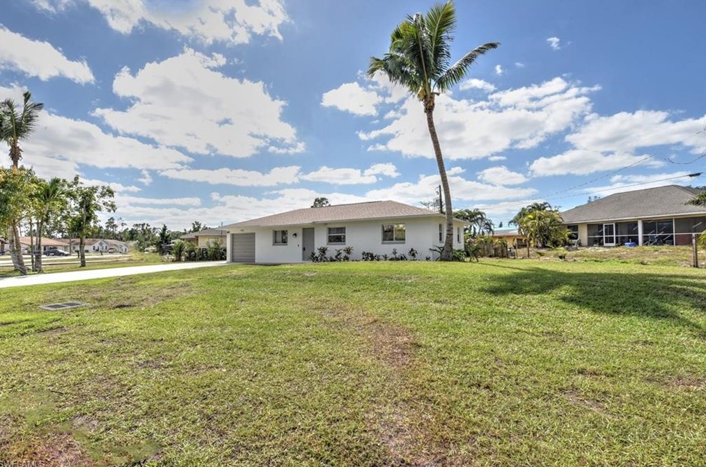 18512 Bartow Blvd, Fort Myers, FL 33967-3561