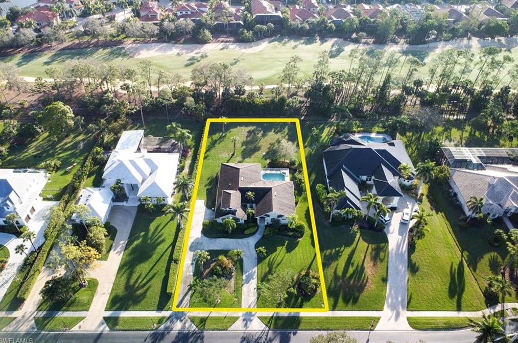 9090 The Ln, Naples, FL 34109