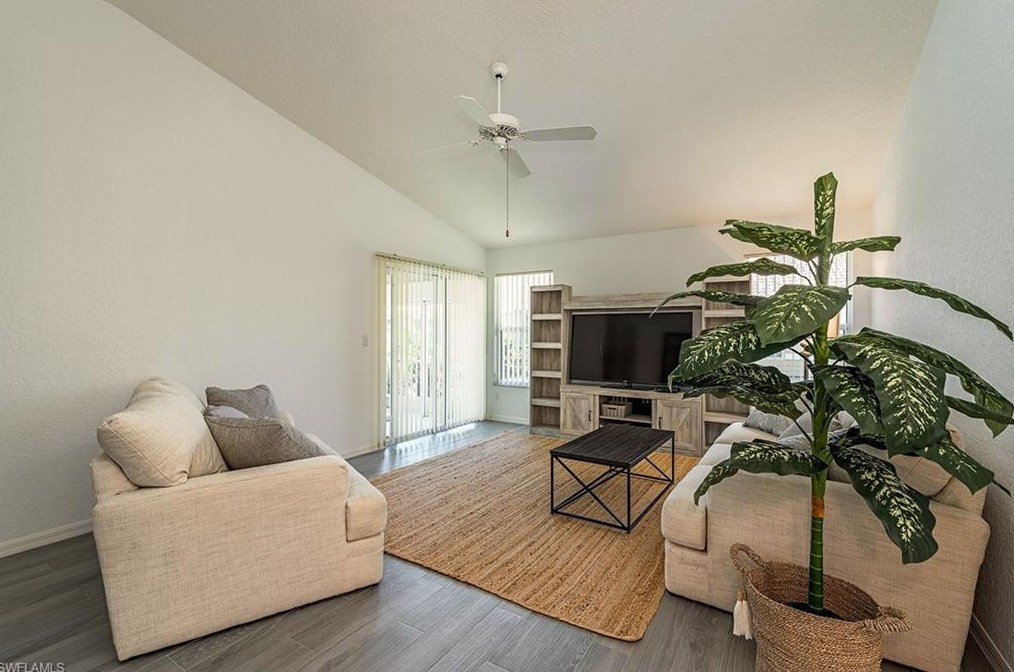 378 Emerald Bay Cir #m8, Naples, FL 34110
