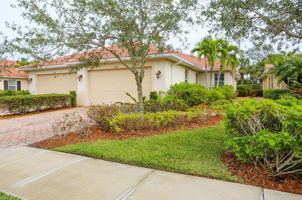 13358 Kent St, Naples, FL 34109
