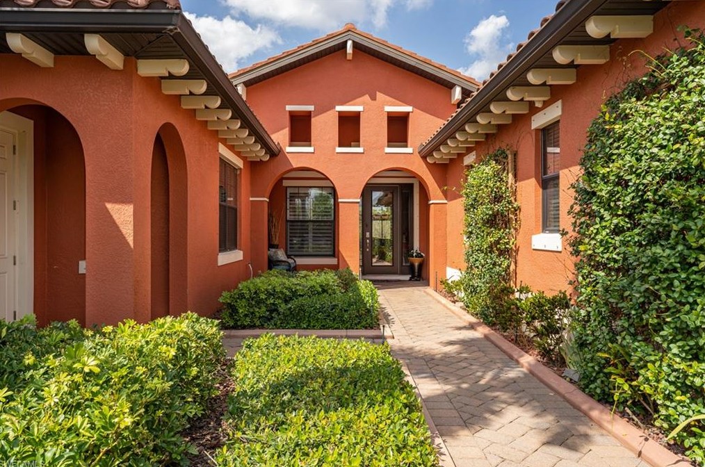 10104 Belcrest Blvd, Fort Myers, FL 33913-2607