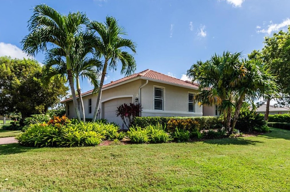 31 Tahiti Rd, Marco Island, FL 34145