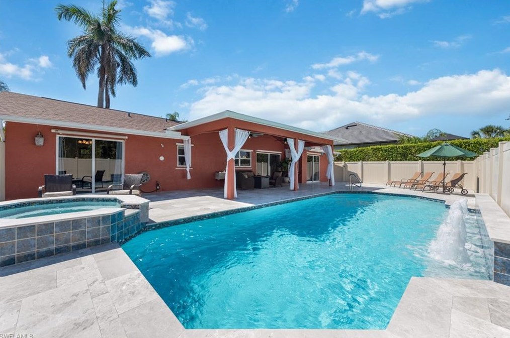 121 Bahama Ave, Marco Island, FL 34145