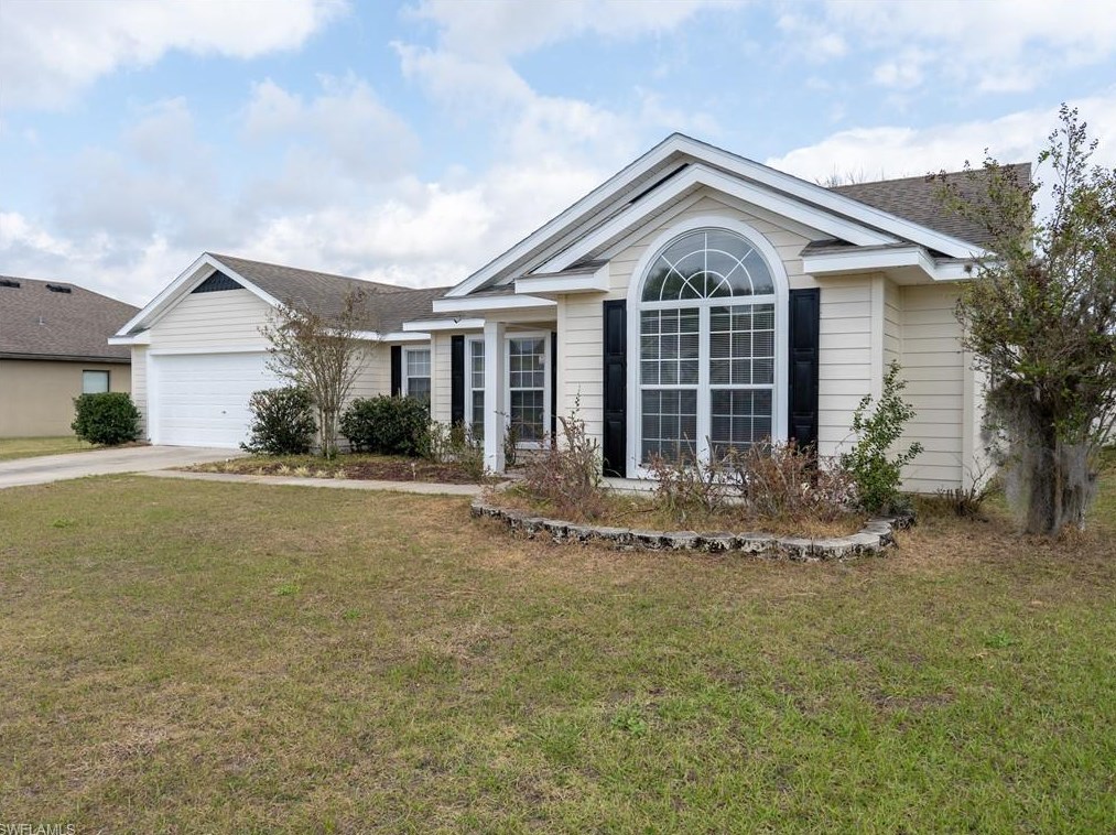 4070 Abaco Dr, Tavares, FL 32778