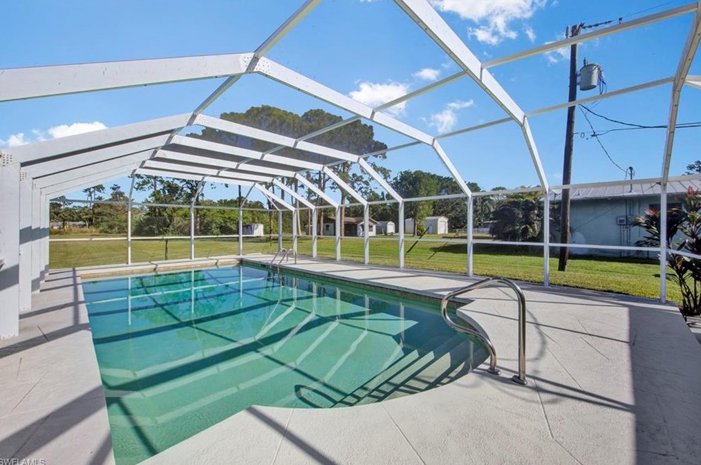 5331 Myrtle Ln, Naples, FL 34113