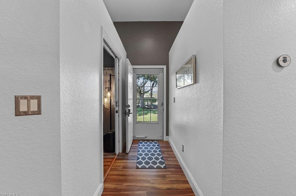 1889 Crown Pointe Blvd, Naples, FL 34112