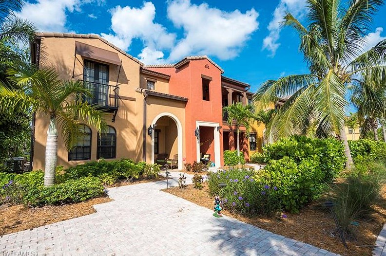 9040 Alturas St #39-5, Naples, FL 34113