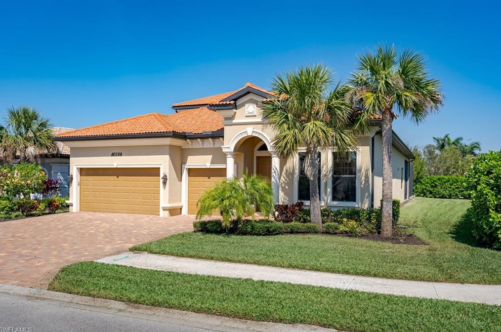 10544 Valencia Lakes Dr, Bonita Springs, FL 34135