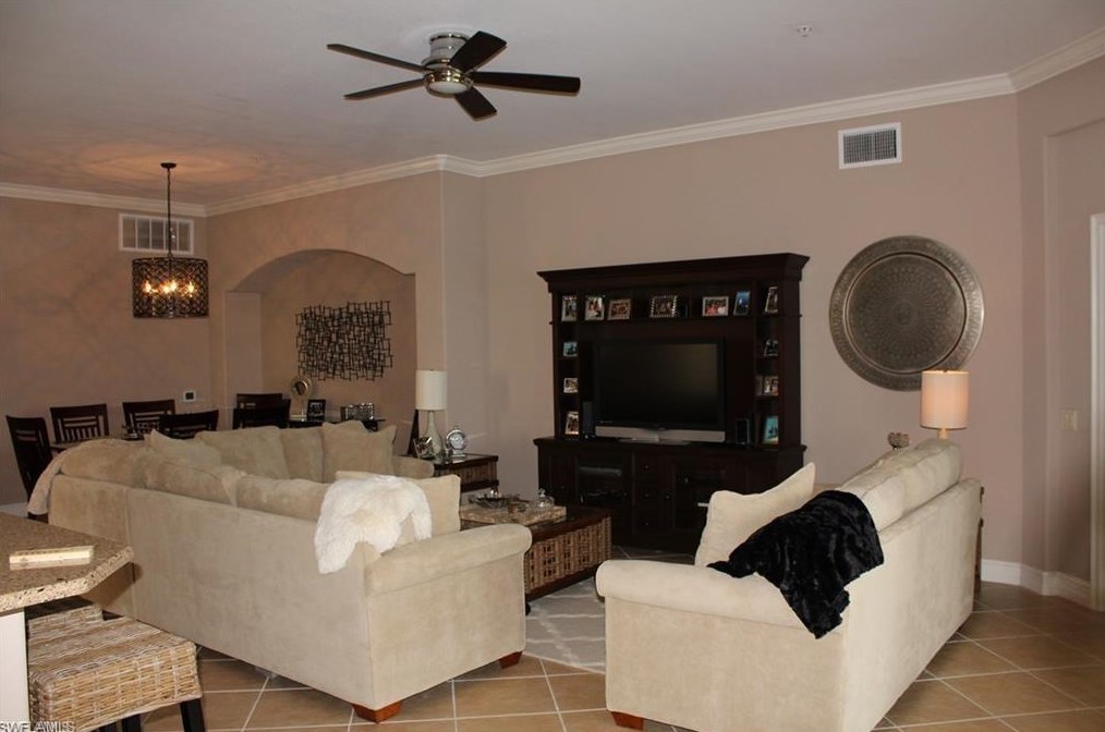 10474 Smokehouse Bay Dr Apt 102, Naples, FL 34120