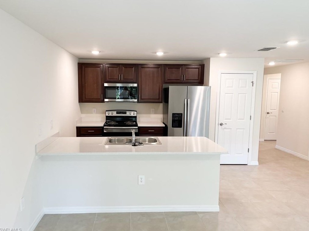 8054 Windswept Cir, Labelle, FL 33935