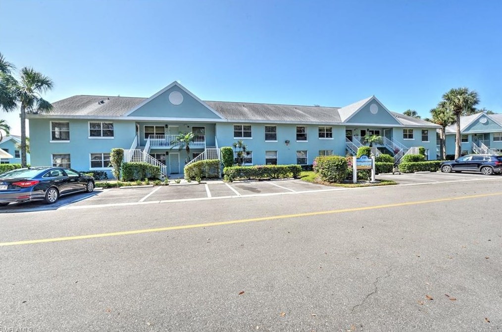 149 Wading Bird Cir #i-201, Naples, FL 34110