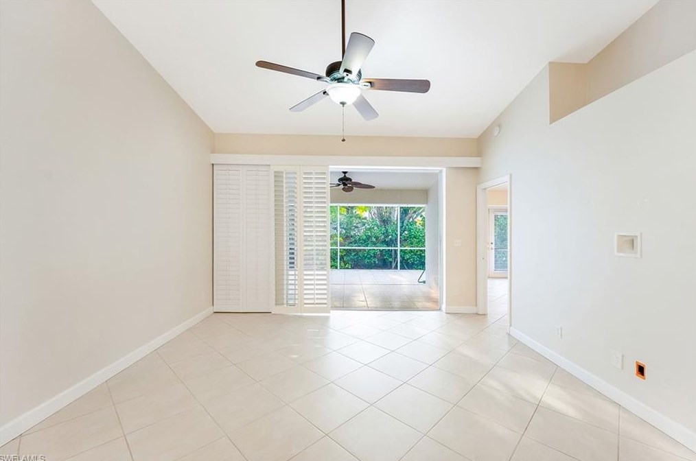 8027 San Vista Cir #13r, Naples, FL