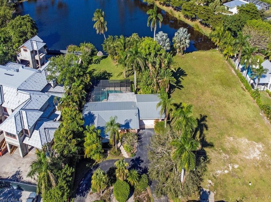 649 Bougainvillea Rd, Naples, FL 34102