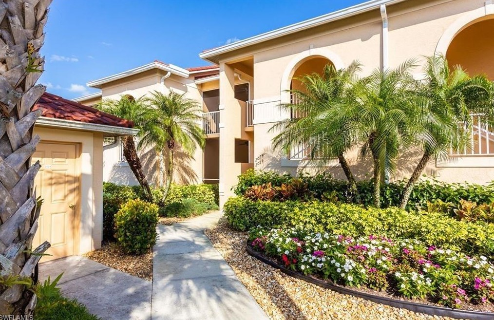 2820 Cypress Trace Cir Apt 2024, Naples, FL 34119