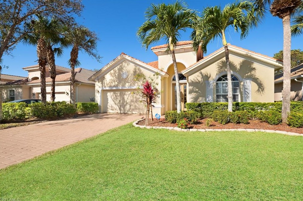 7868 Founders Cir, Naples FL  34104-5340 exterior
