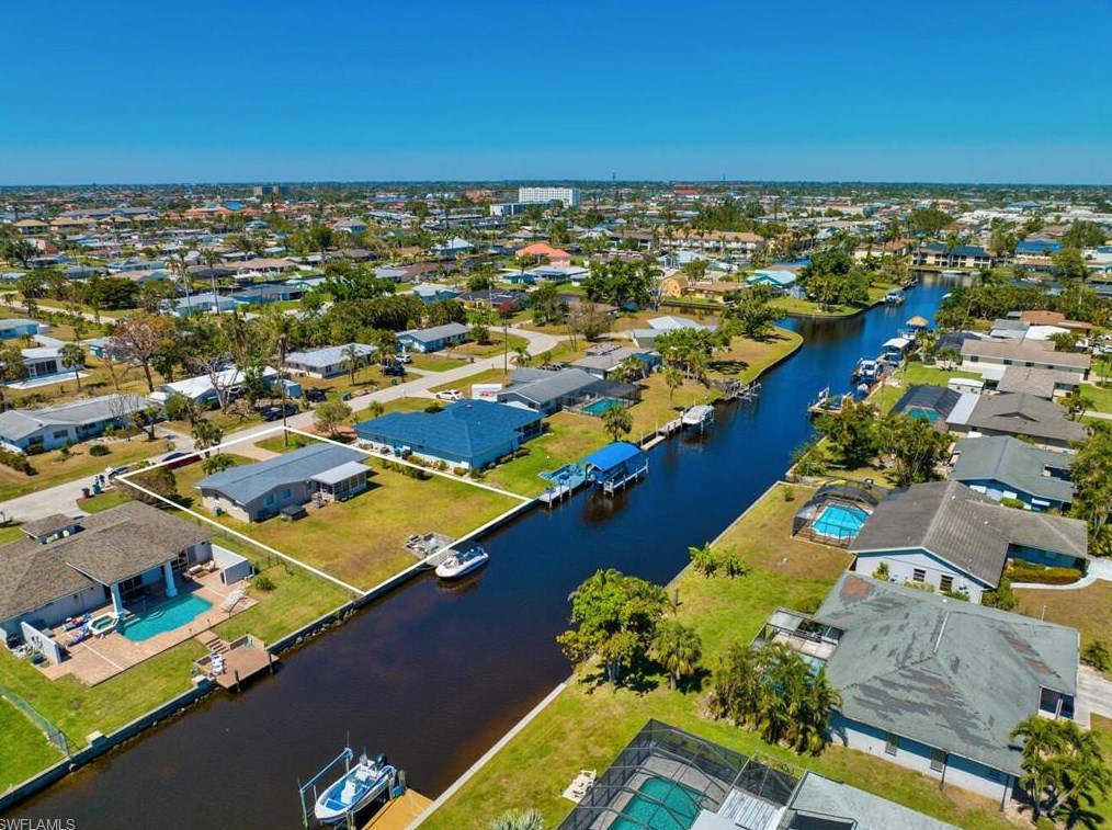 5229 Versailles Ct, Cape Coral, FL 33904-5666