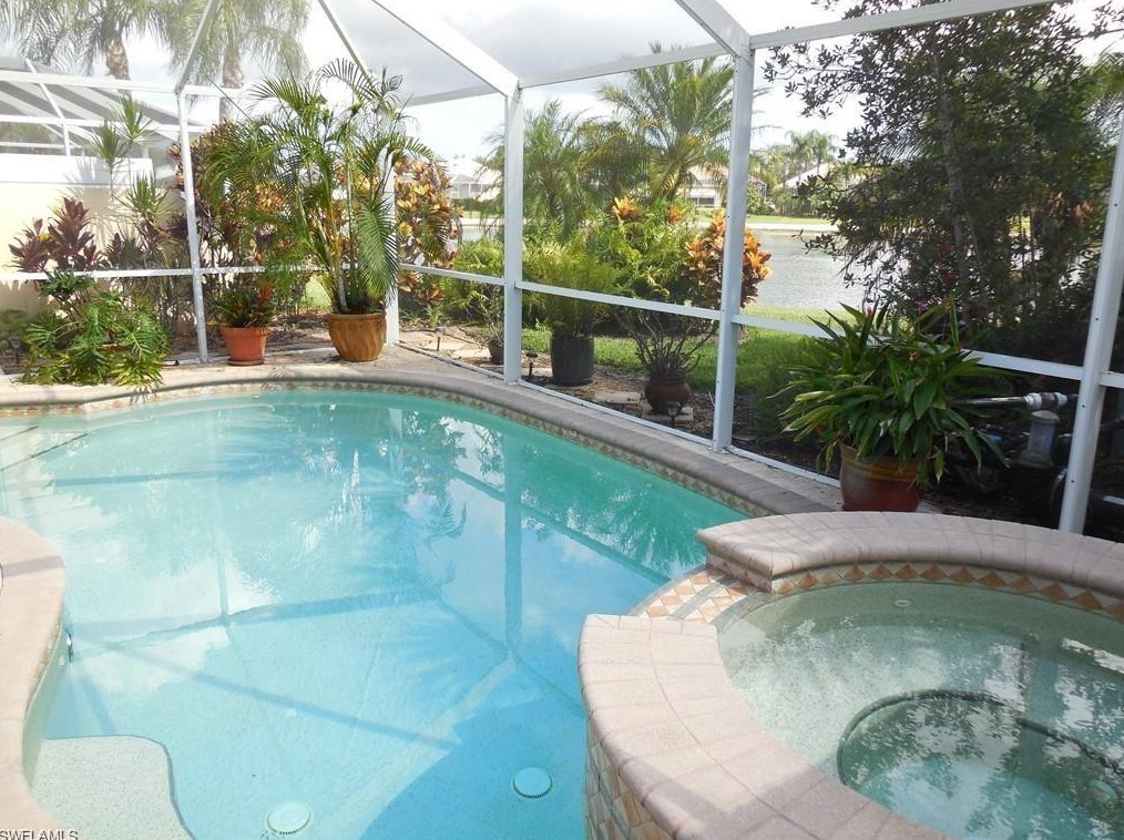4271 Redonda Ln, Naples, FL 34119