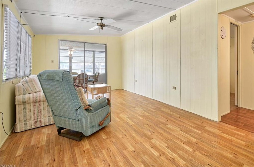 18 Henderson Dr, Naples FL 34114-8232 exterior