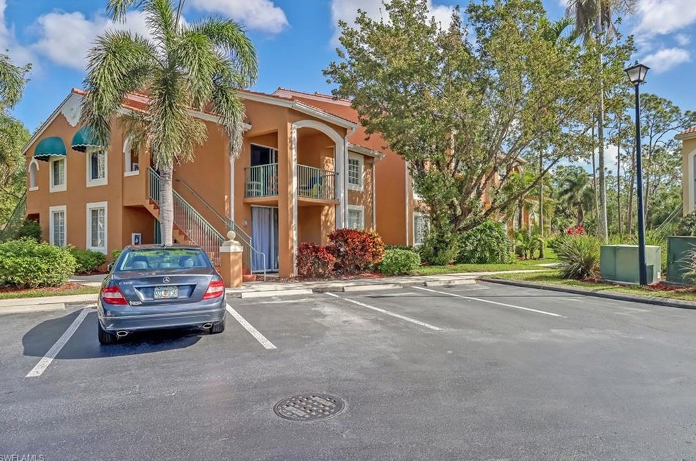 1270 Wildwood Lakes Blvd Apt 306, Naples, FL 34104