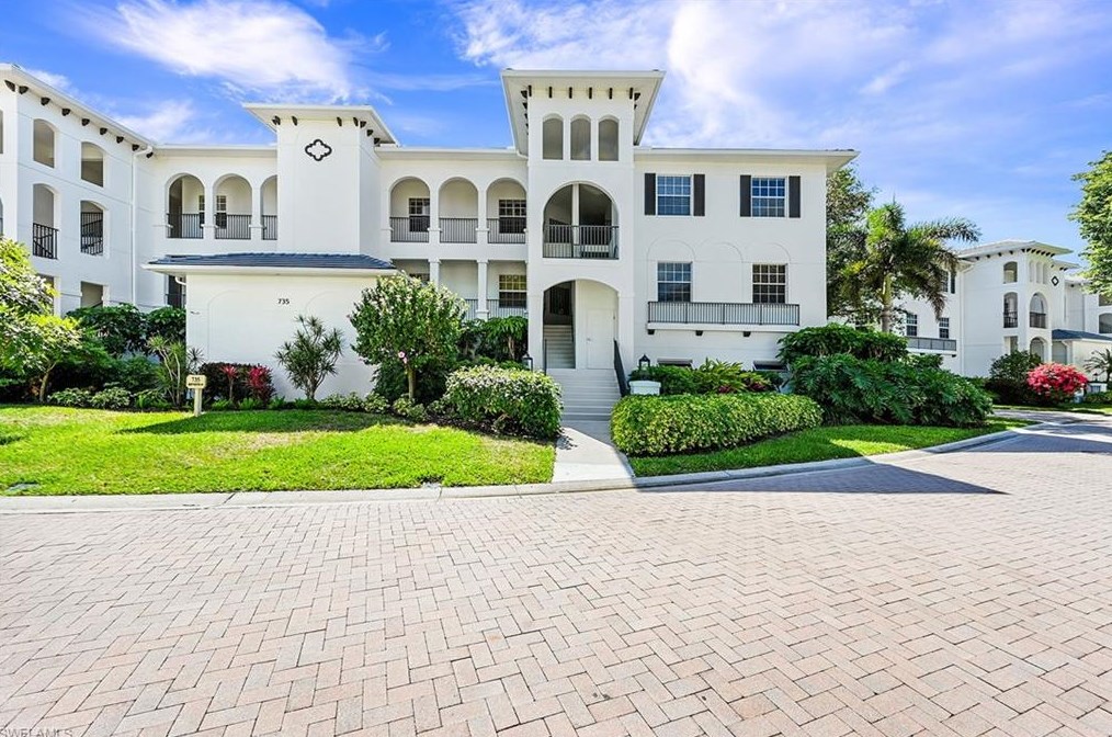 735 Bentwater Cir #4-104, Naples, FL 34108