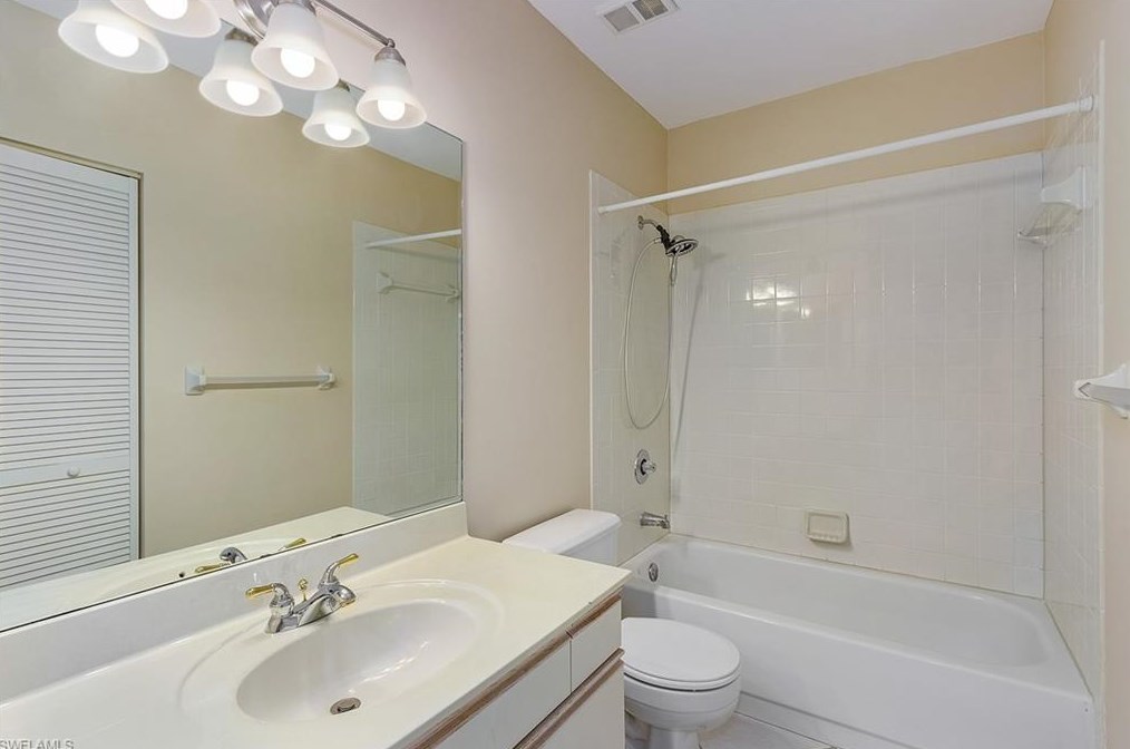 1965 Courtyard Way #e-203, Naples, FL 34112