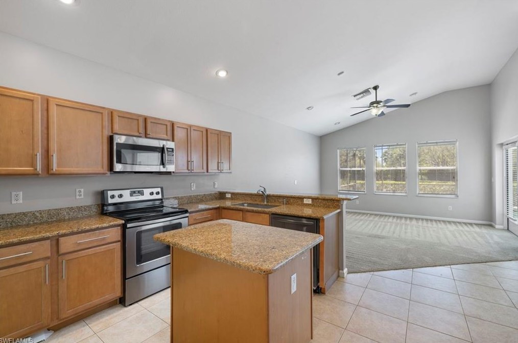 6773 Southern Oak Ct, Naples, FL 34109