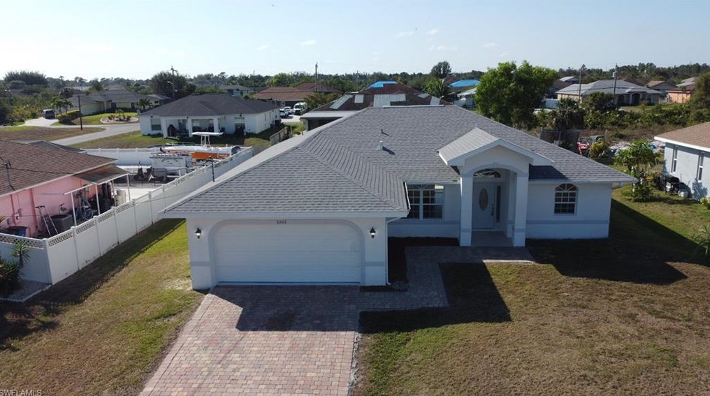 3303 33rd St Sw, Lehigh Acres, FL 33976