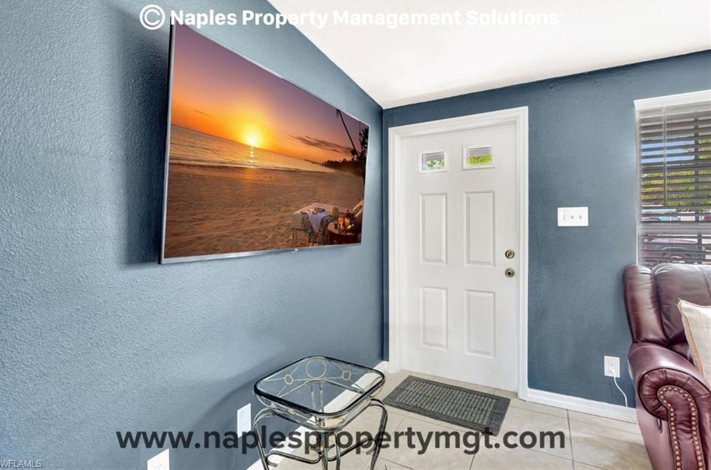 2140 Harbor Ln, Naples, FL 34104