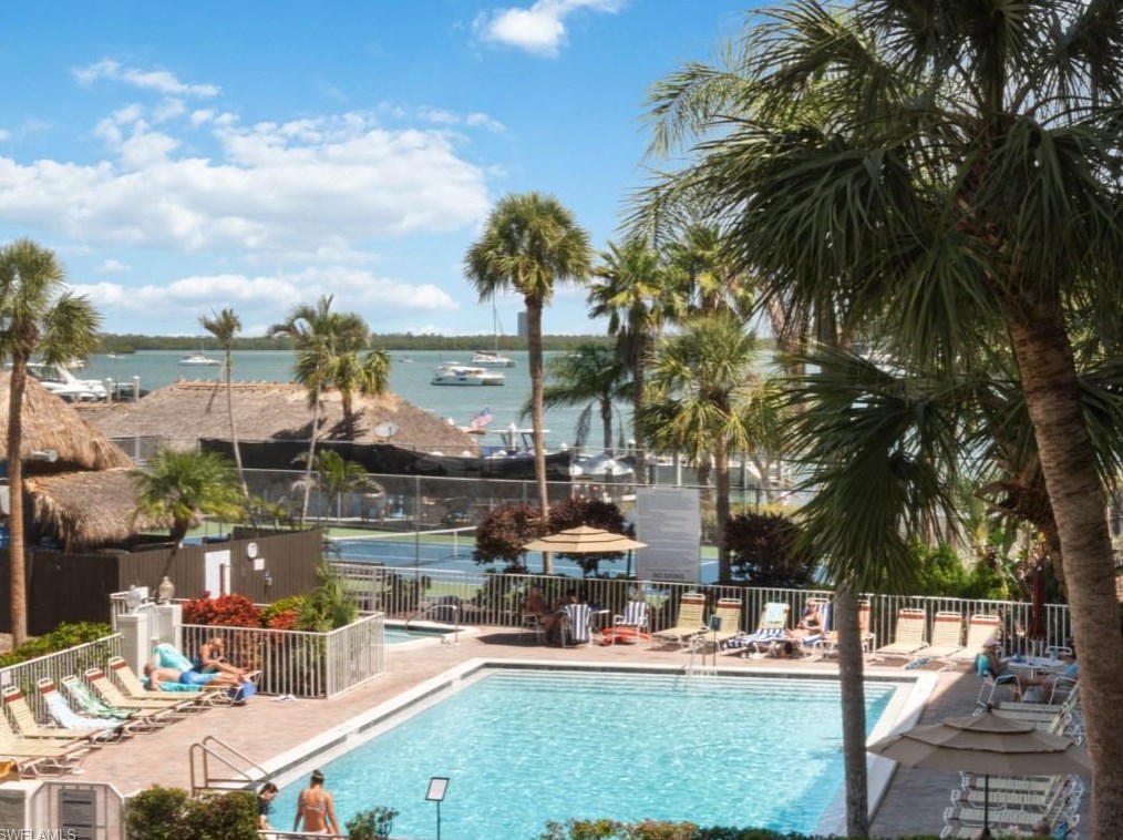 1011 Anglers Cove #h-305, Marco Island, FL 34145