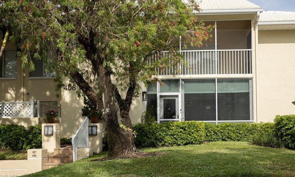 5817 Glencove Dr #402, Naples, FL 34108