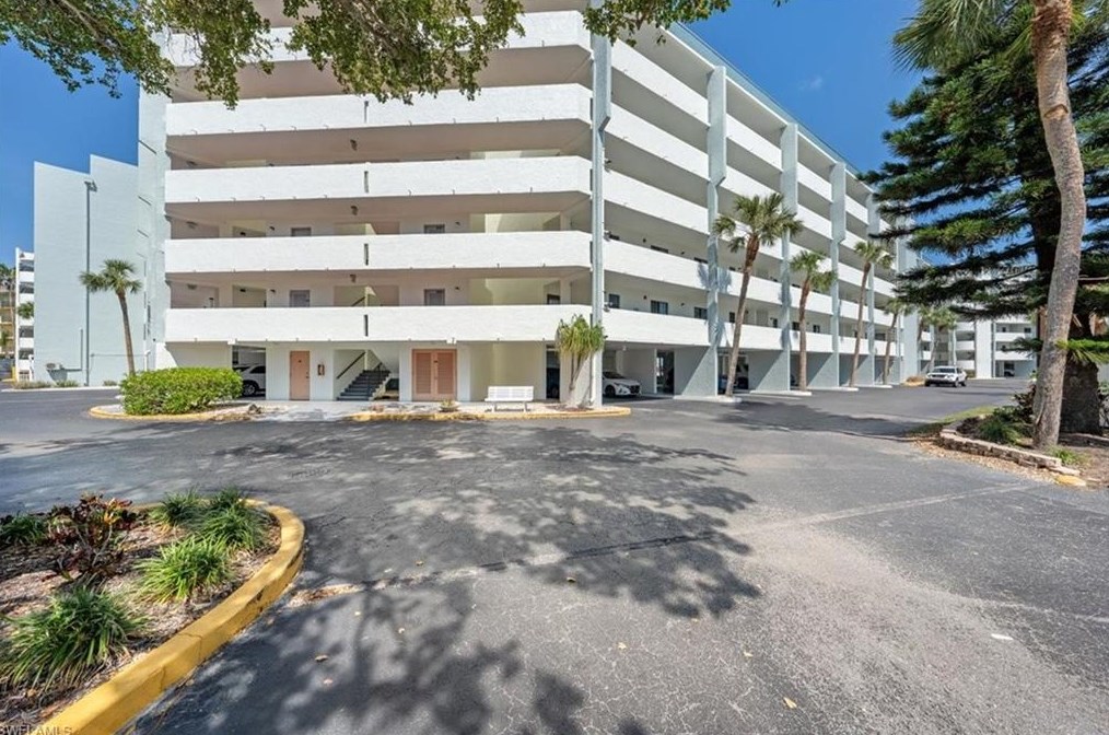 1085 Bald Eagle Dr #e605, Marco Island, FL 34145