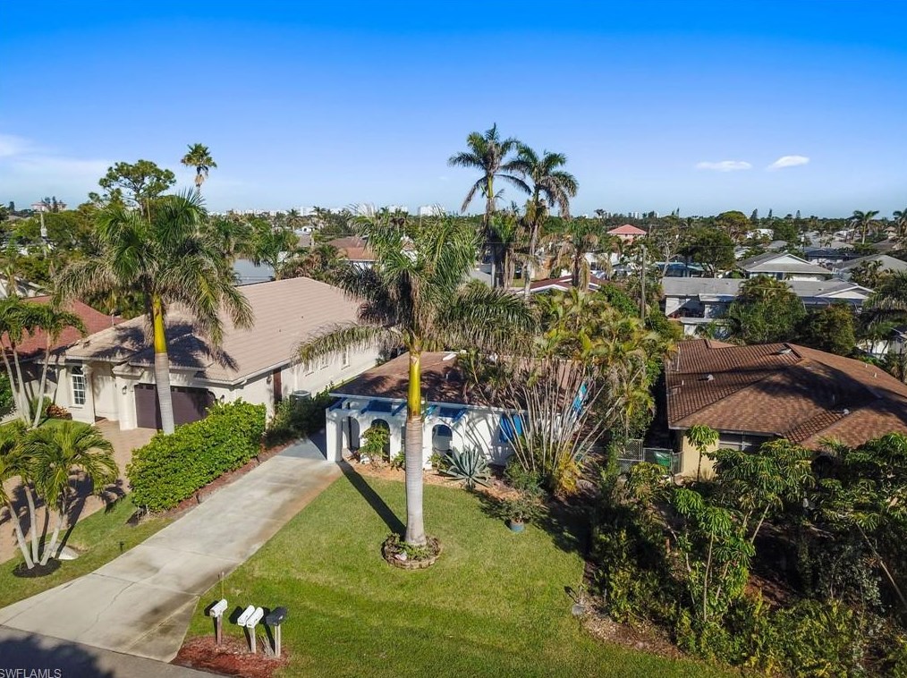 667 92nd Ave N, Naples, FL 34108