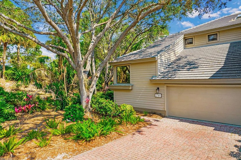 27101 Oakwood Lake Dr, Bonita Springs, FL 34134