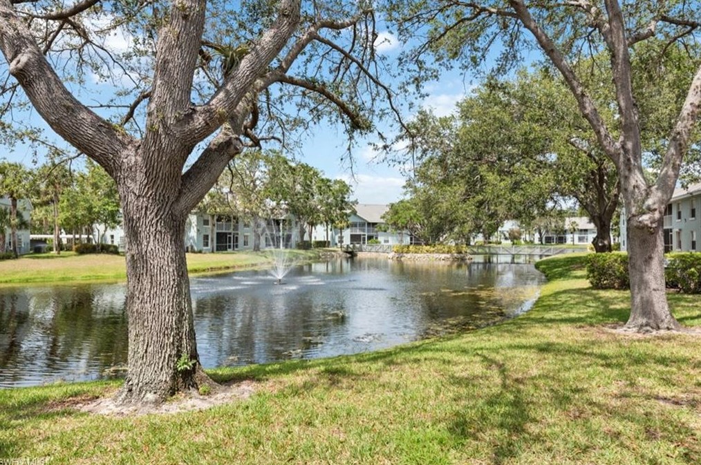 133 Wading Bird Cir #e-103, Naples, FL 34110