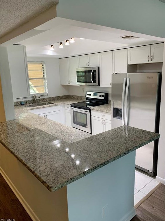100 Valley Stream Dr Apt 304, Naples, FL 34113