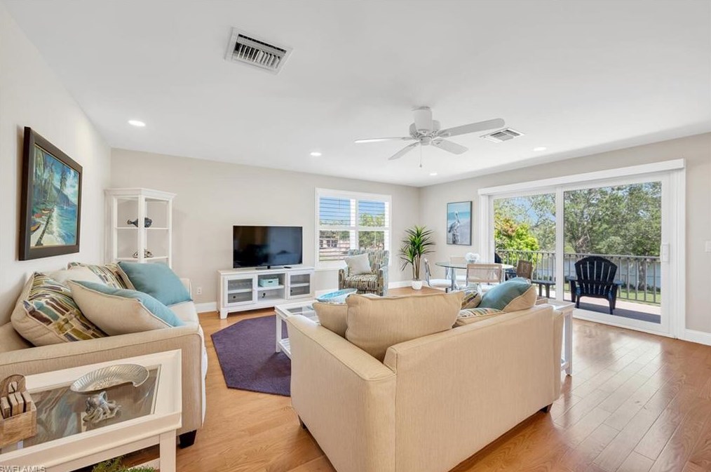 762 Hickory Rd, Naples, FL 34108