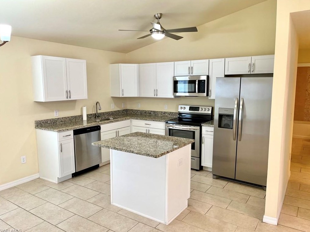 704 Ne 2nd Pl, Cape Coral, FL 33909