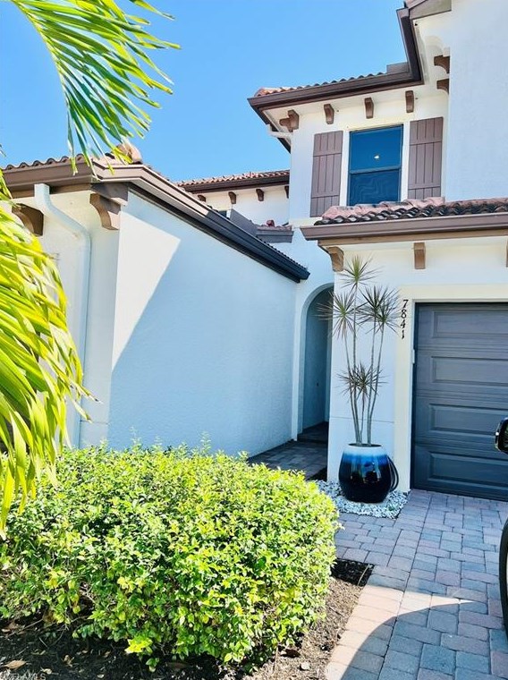 7841 Bristol Cir, Naples, FL
